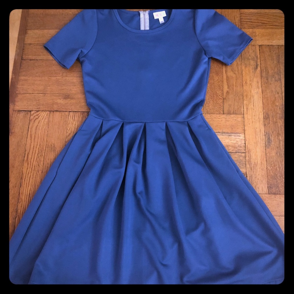 Lularoe Amelia dress size small